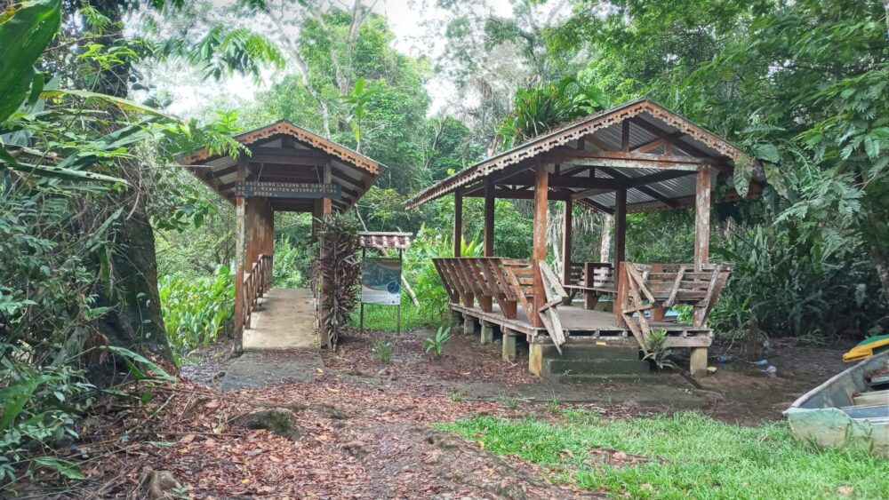 Mini Puerto Laguna de Gandoca Town